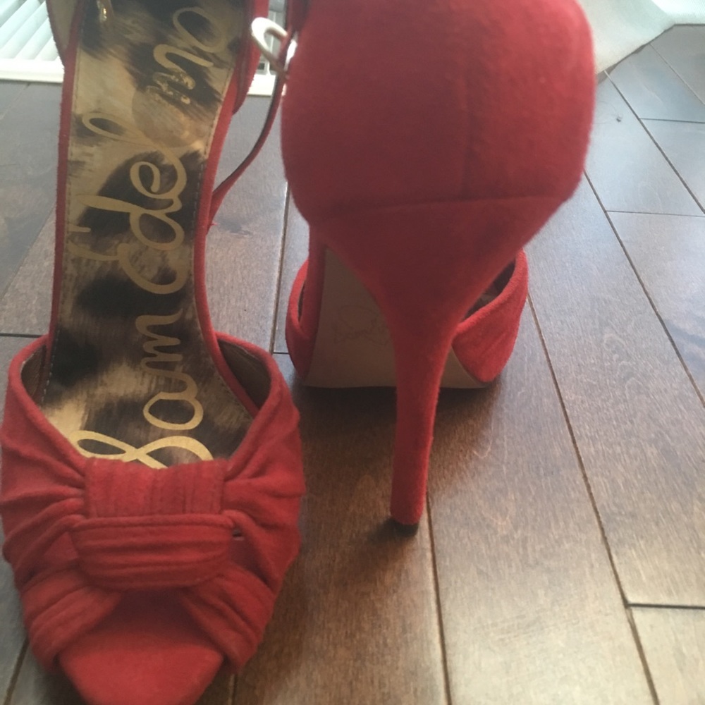 Shoes - Picture 2 of 3